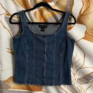 ❤️‍🔥 4 items for $25 SALE :Denim tank top with snap closure